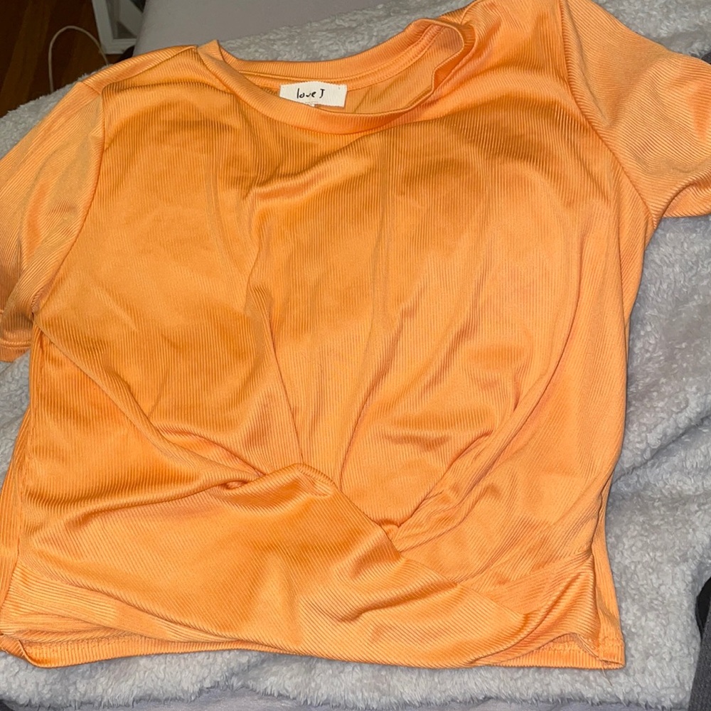 Short sleeve crop top